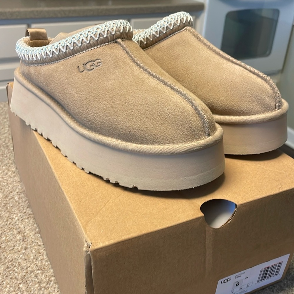 NIB Ugg tazz slippers.  Never worn.